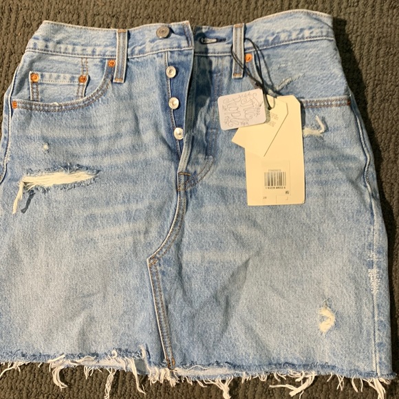 Levi’s Size 28 high rise deconstructed skirt - Picture 1 of 6